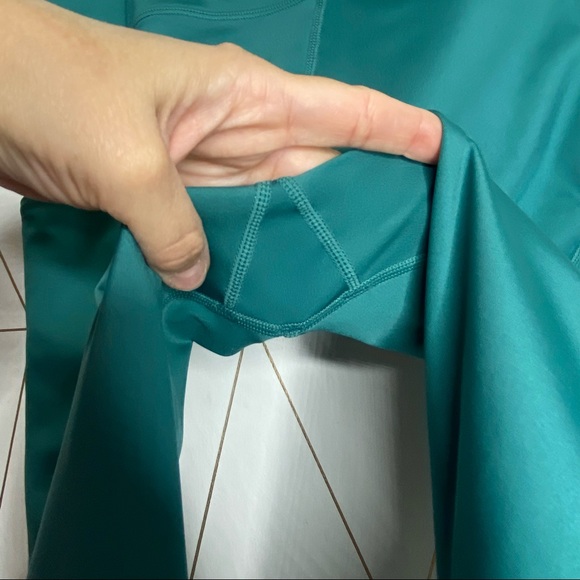 Fabletics Large High-Waisted Ultra Cool Shine Panel Leggings Serenity/Soft Pine - Picture 6 of 8